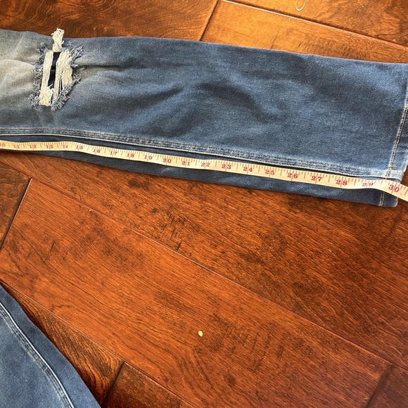 Kancan button fly jeans. Distressed look. Excellent condition. Size 7/27 - Picture 2 of 5